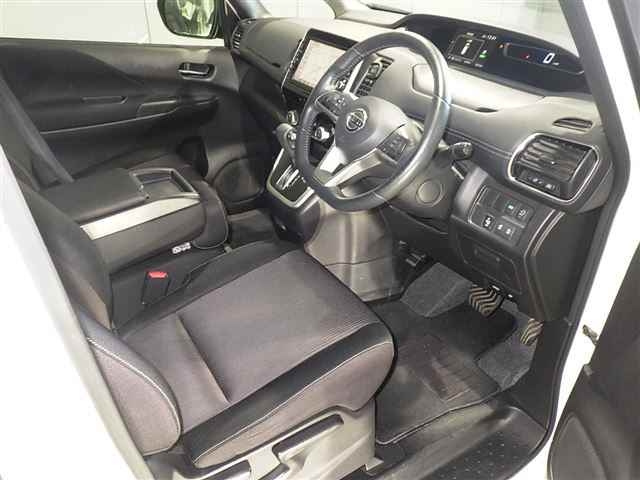 NISSAN SERENA 2017