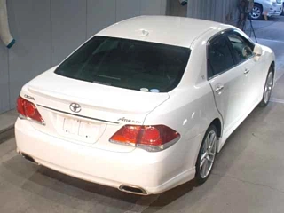 TOYOTA CROWN 2010