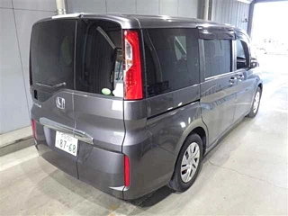 HONDA STEP WAGON 2016