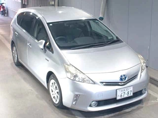 TOYOTA PRIUS ALPHA 2011