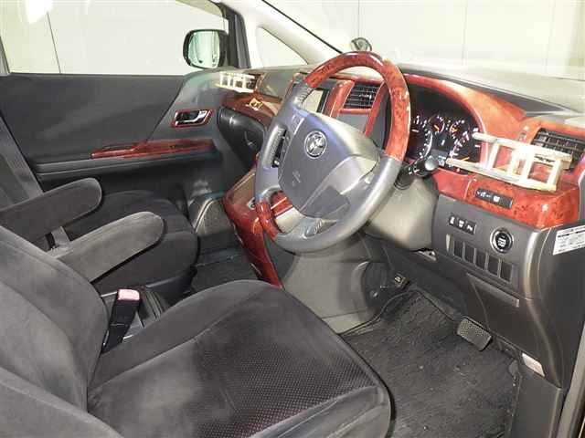 TOYOTA VELLFIRE 2009