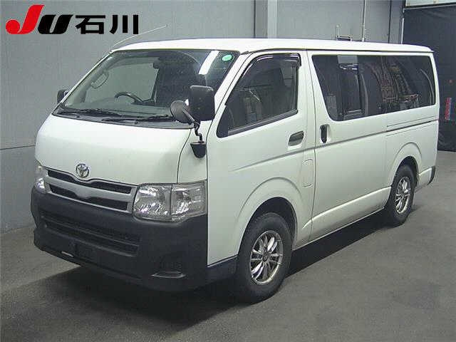 TOYOTA HIACE VAN 2013