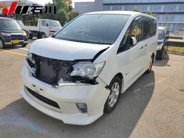 NISSAN SERENA 2013