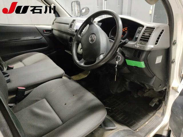 TOYOTA HIACE VAN 2013