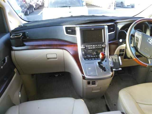 TOYOTA ALPHARD 2009