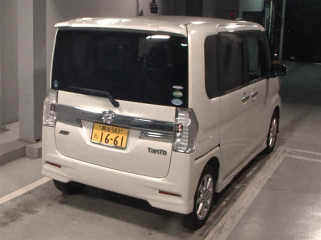 DAIHATSU TANTO 2015