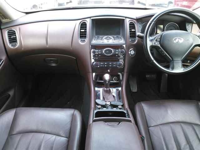 NISSAN SKYLINE CROSSOVER 2012