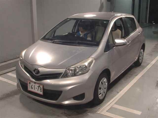 TOYOTA VITZ 2011