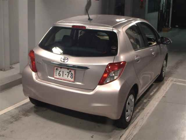 TOYOTA VITZ 2011