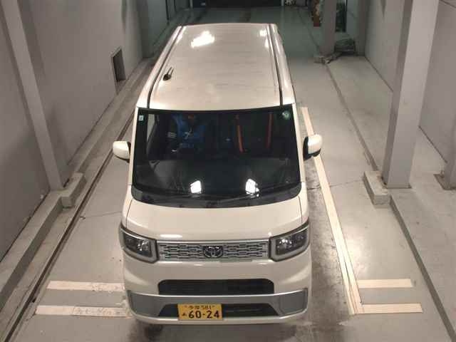 TOYOTA PIXIS MEGA 2015