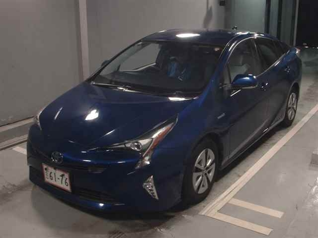 TOYOTA PRIUS 2016