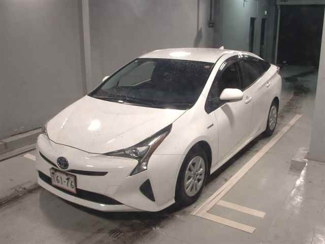 TOYOTA PRIUS 2018