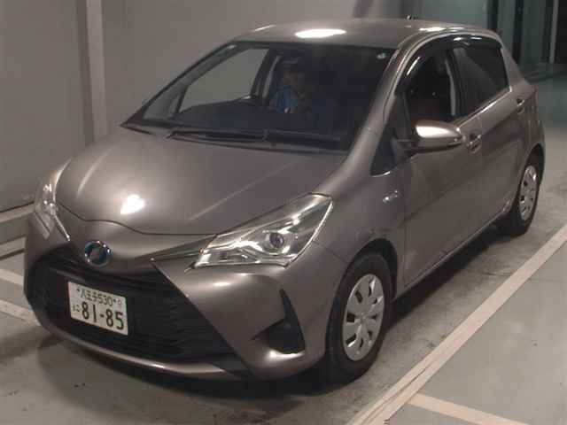 TOYOTA VITZ 2017