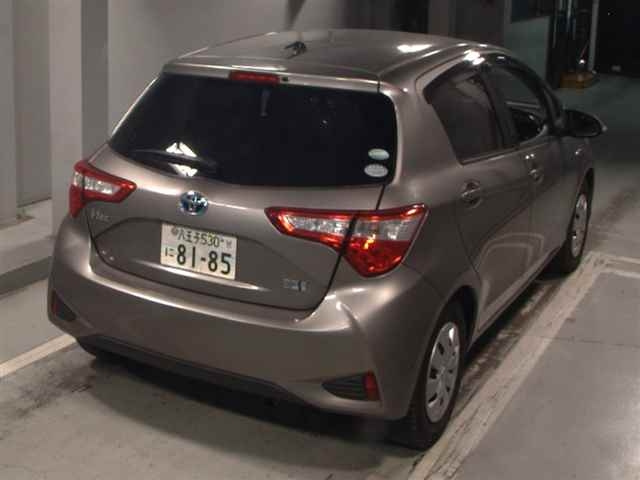 TOYOTA VITZ 2017