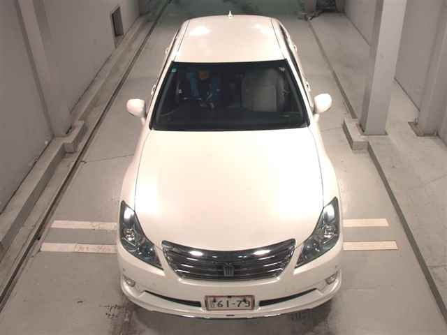 TOYOTA CROWN 2010