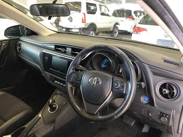 TOYOTA AURIS 2017