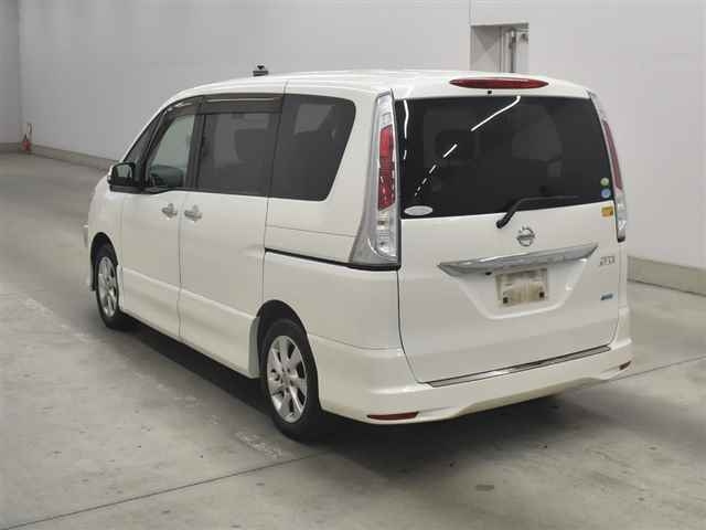 NISSAN SERENA 2011
