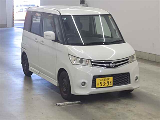 NISSAN ROOX 2011