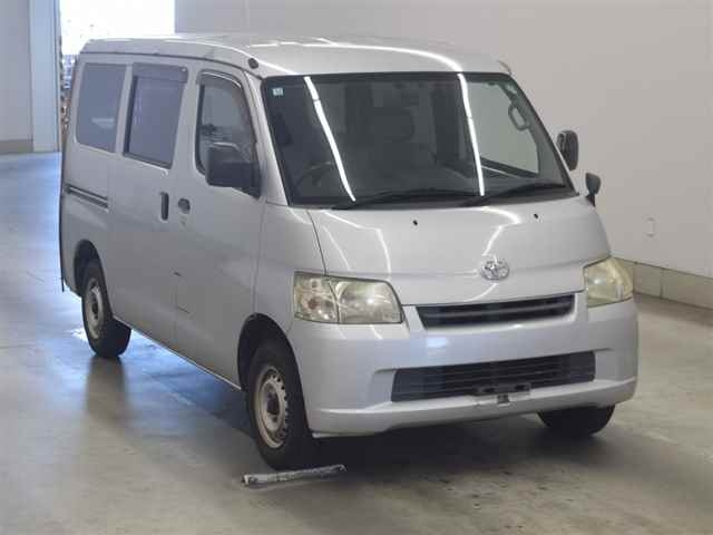 TOYOTA TOWN ACE VAN 2011