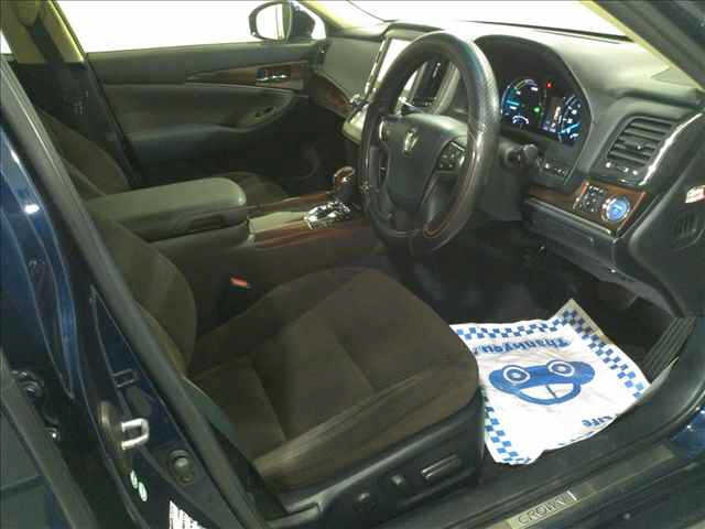 TOYOTA CROWN 2013