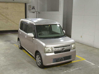 TOYOTA PIXIS SPACE 2011