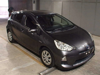 TOYOTA AQUA 2013