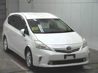 TOYOTA PRIUS ALPHA 2013