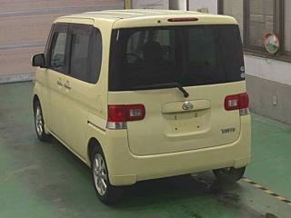DAIHATSU TANTO 2010