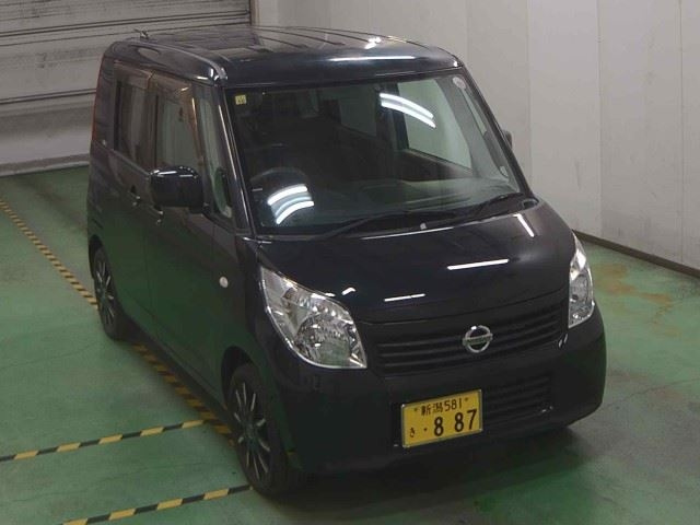 NISSAN ROOX 2010