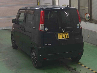 NISSAN ROOX 2010