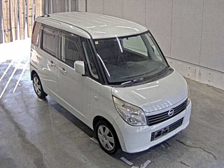 NISSAN ROOX 2010