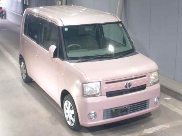 TOYOTA PIXIS SPACE 2014