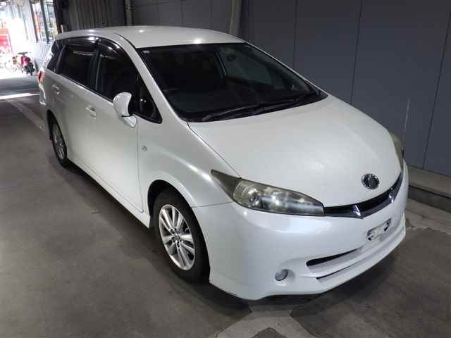 TOYOTA WISH 2009