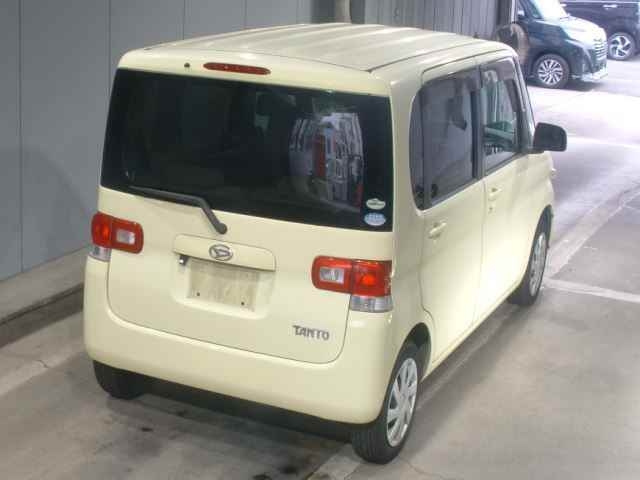 DAIHATSU TANTO 2008