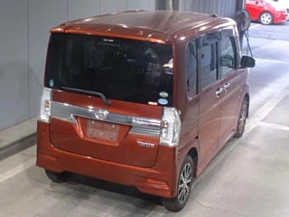 DAIHATSU TANTO 2015