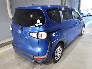 TOYOTA SIENTA 2017