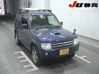 MITSUBISHI PAJERO MINI 2010