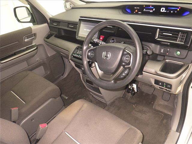 HONDA STEP WAGON 2016