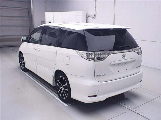 TOYOTA ESTIMA 2013