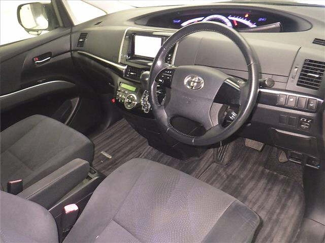 TOYOTA ESTIMA 2013