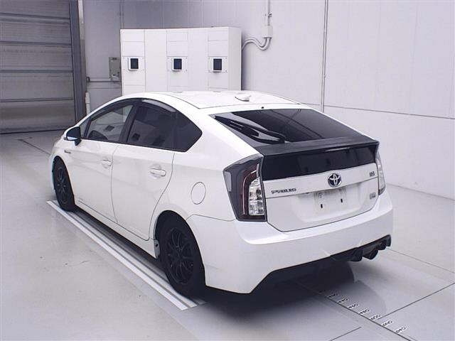 TOYOTA PRIUS 2013