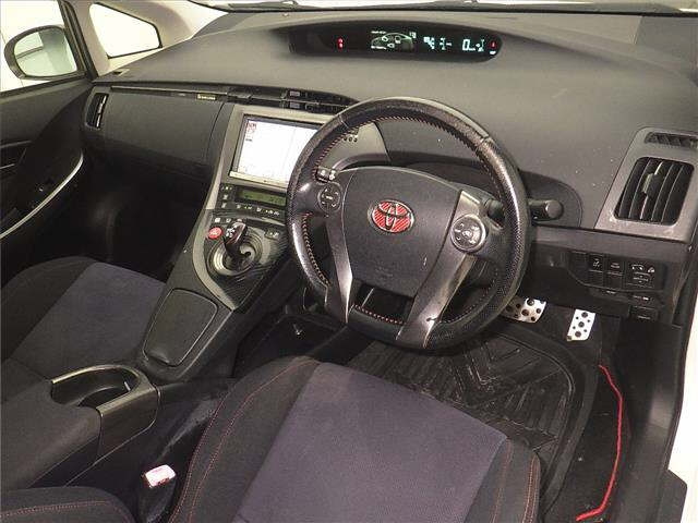 TOYOTA PRIUS 2013