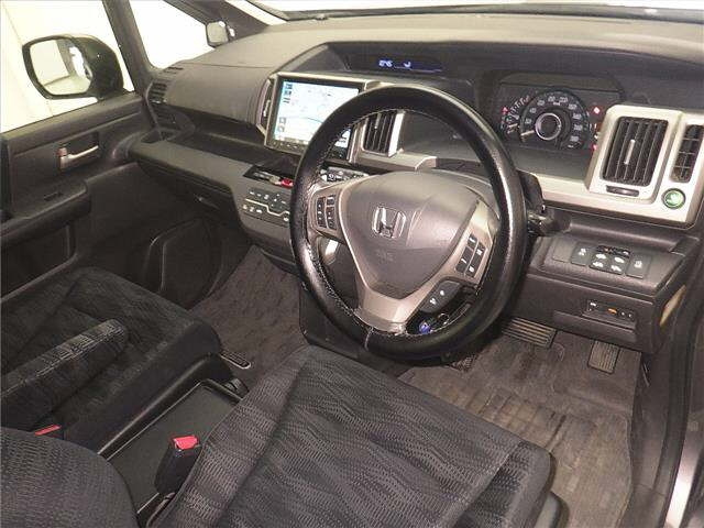 HONDA STEP WAGON 2014