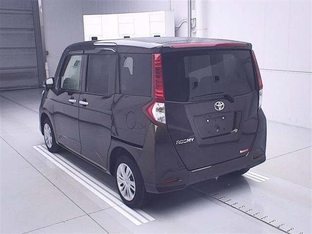 TOYOTA ROOMY 2021