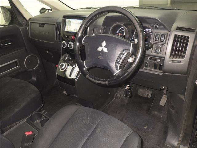 MITSUBISHI DELICA D5 2015