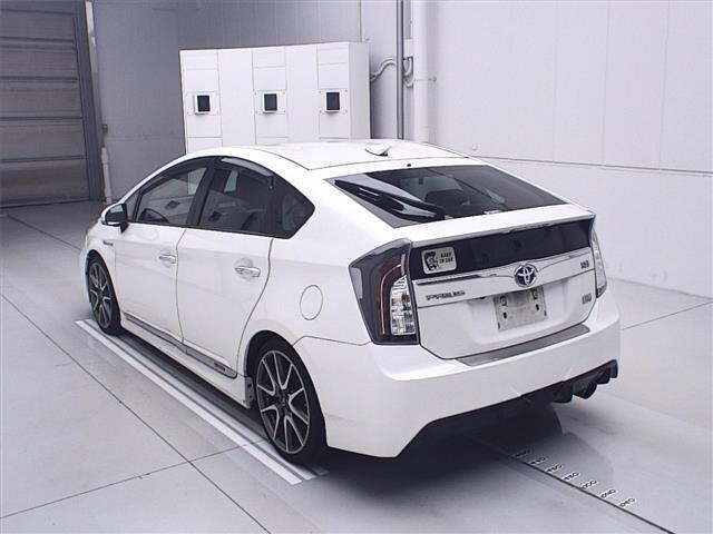 TOYOTA PRIUS 2012