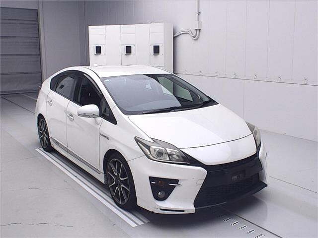TOYOTA PRIUS 2012
