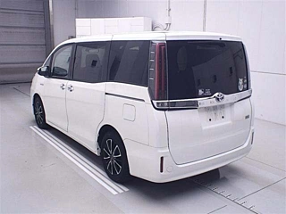 TOYOTA NOAH 2018