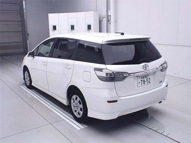 TOYOTA WISH 2014