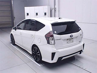 TOYOTA PRIUS ALPHA 2016